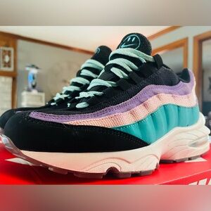 Nike Air Max 95
“Have a Nike Day”
7W-5.5Y